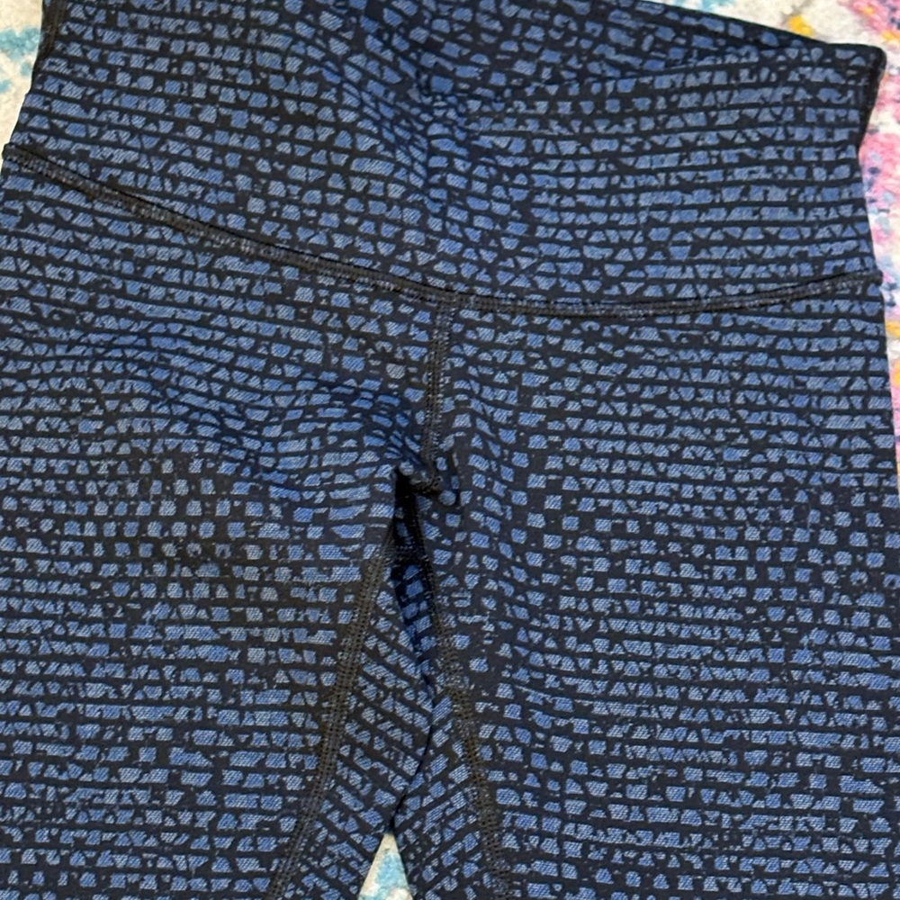 Lululemon Athletica Textured Blue and Black Leggings